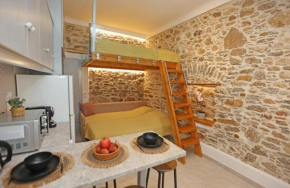 Katianna Stone Petite Suite